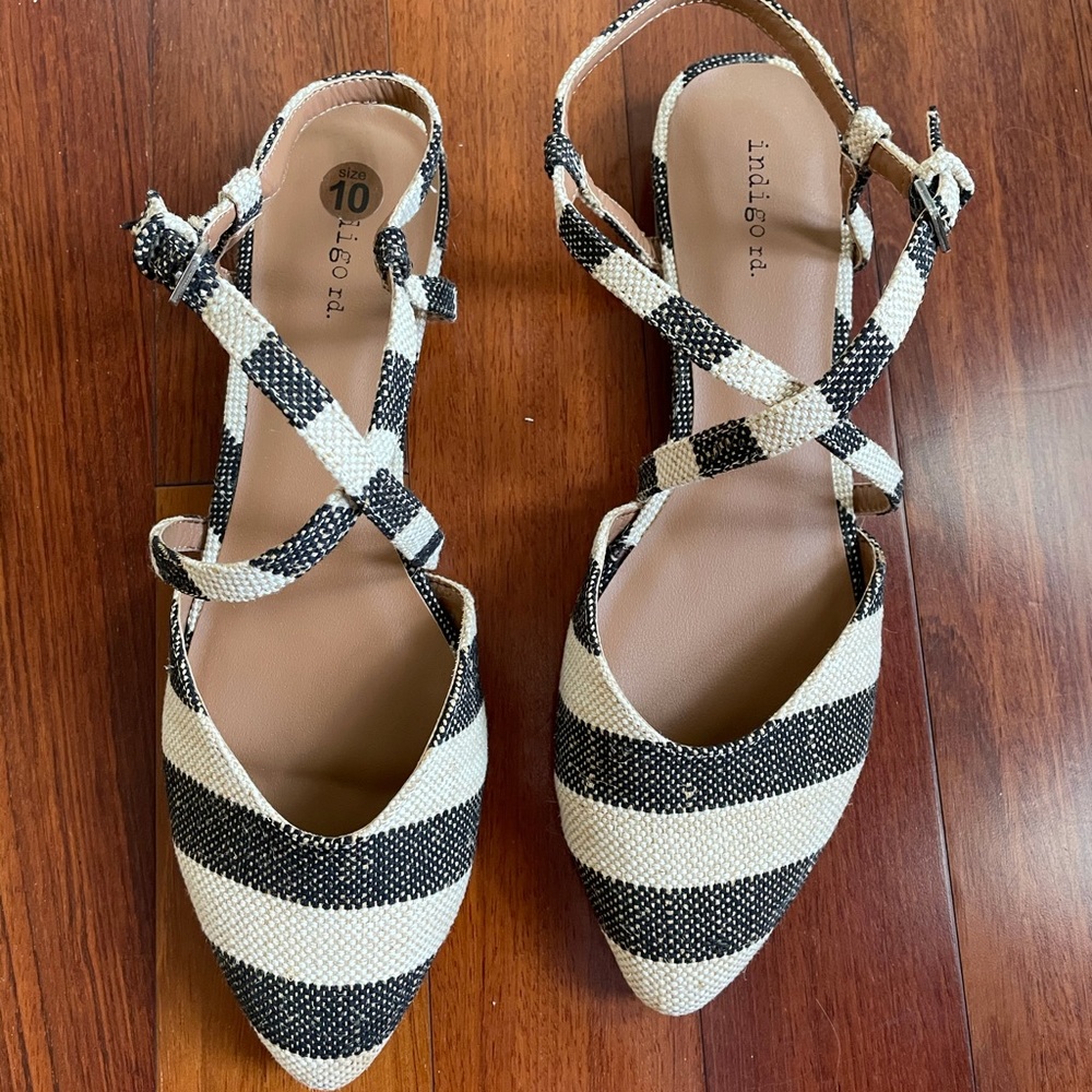 Indigo Rd Flat Pointed slides